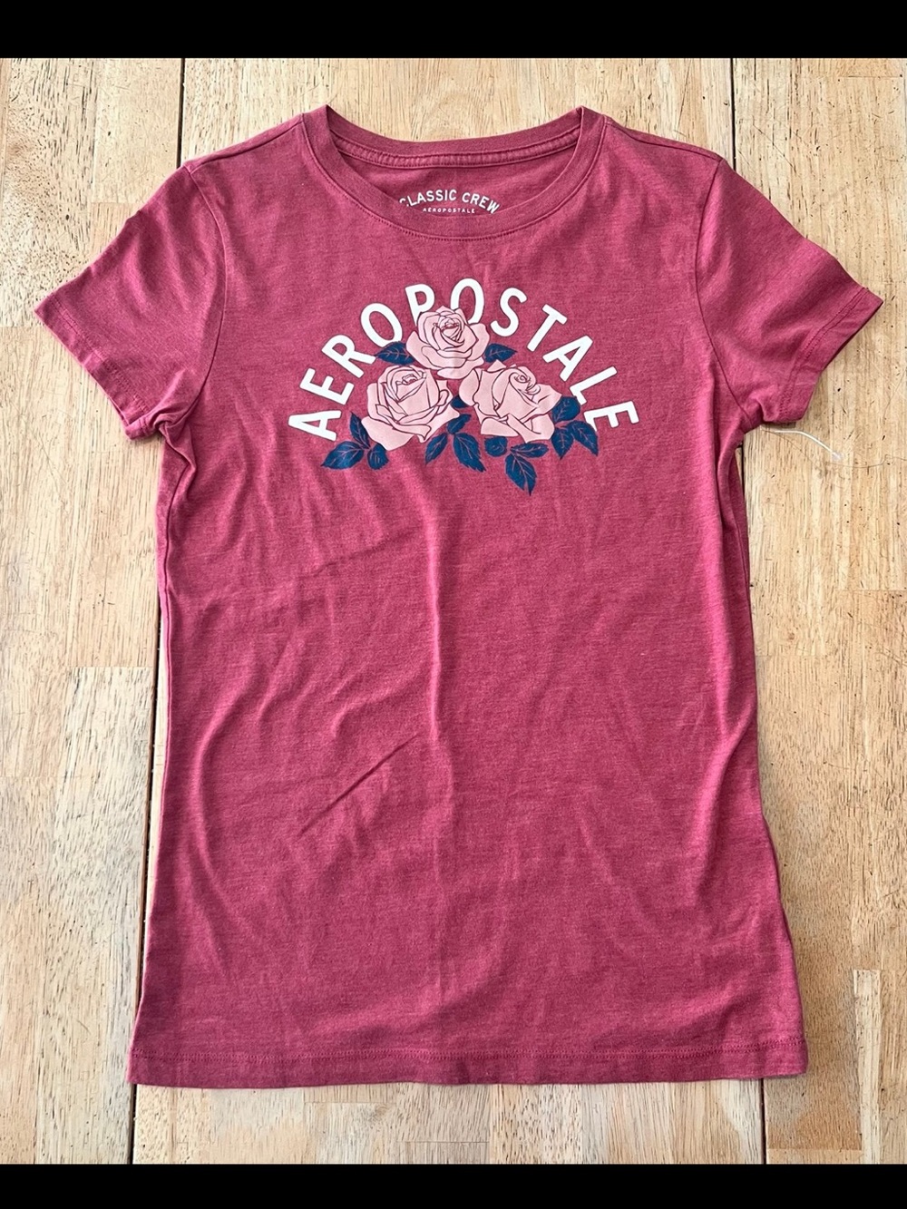 Aeropostale T-Shirt ~ Medium
